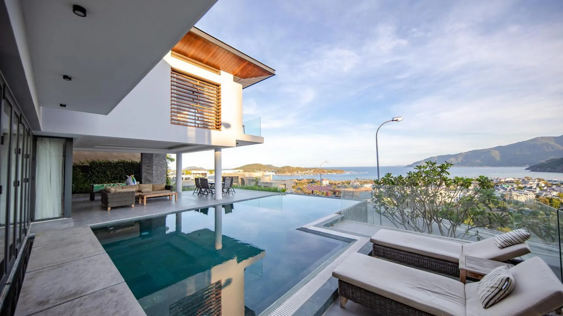 Ocean Front Villa Нячанг Вьетнам