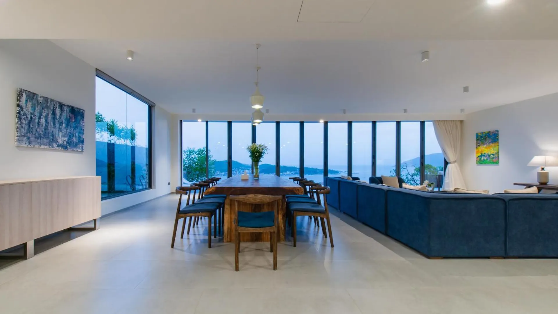 Ocean Front Villa Нячанг 0*,